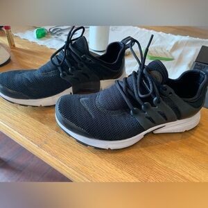 Nike presto womens running shoe